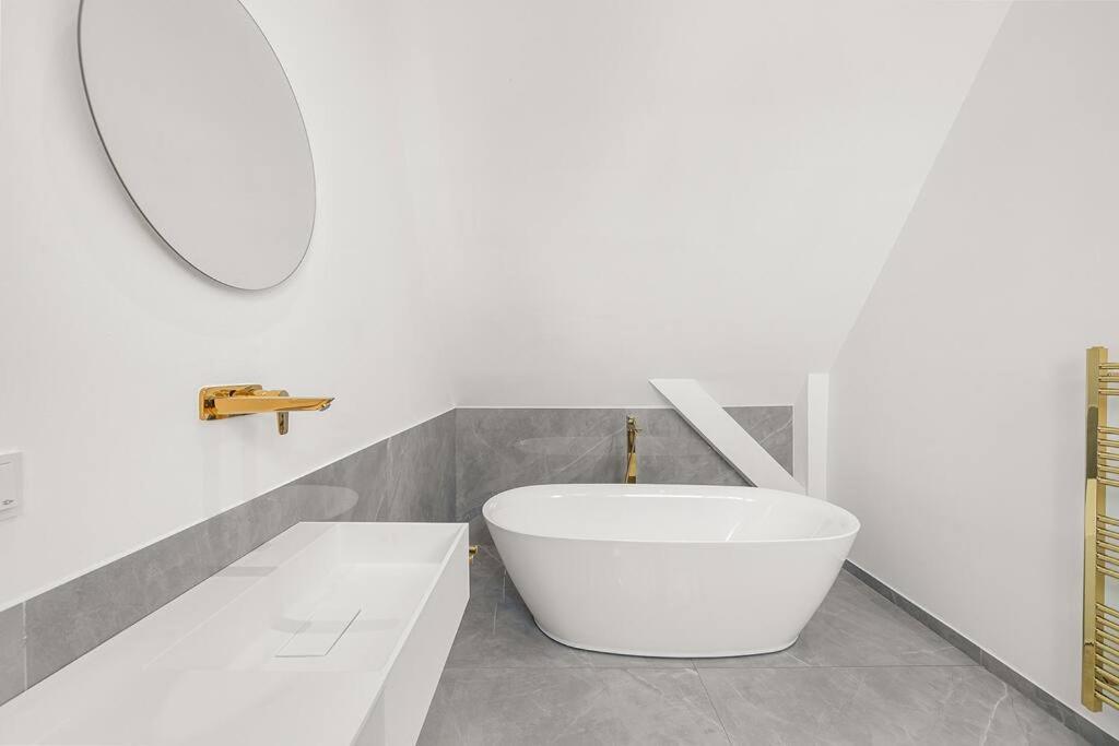 Designer Penthouse With Balcony Wien